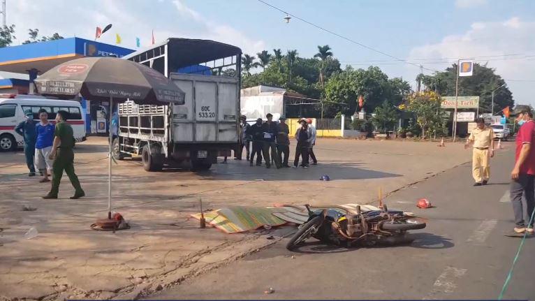 Vụ tai nạn làm 2 người đi trên xe máy tử vong tại chỗ