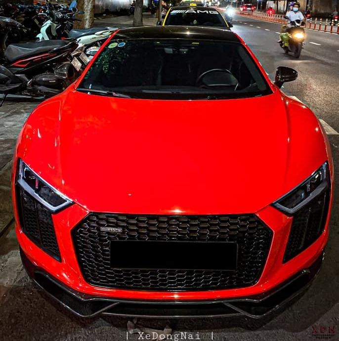 Chiếc Audi R8 V10 Plus này có đèn pha Laser