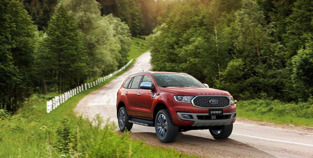 Ford Everest vượt Toyota Fortuner, dẫn đầu phân khúc SUV cỡ trung trong tháng 3/2021.