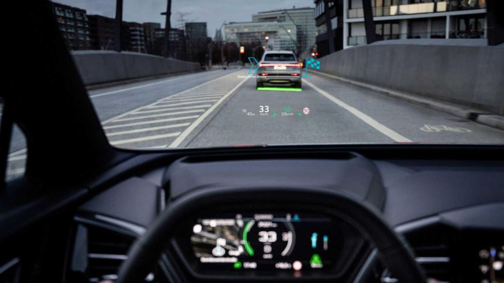 M&agrave;n h&igrave;nh hiển thị th&ocirc;ng tin k&iacute;nh l&aacute;i của Audi Q4 E-Tron v&agrave; Q4 Sportback E-Tron 2022