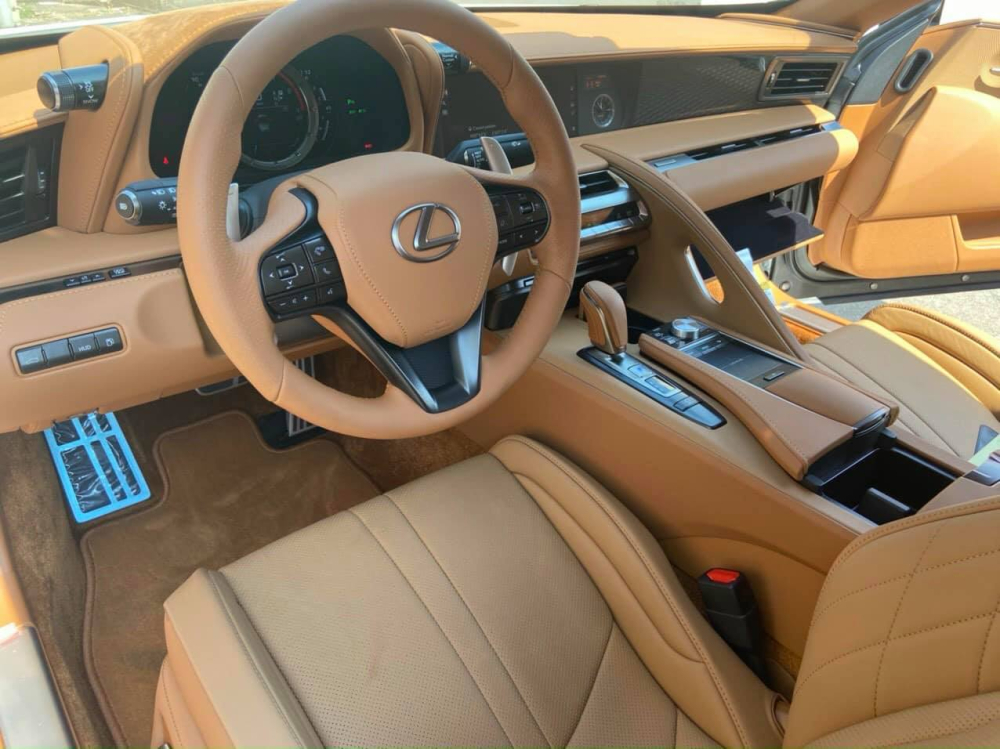 Lexus LC 500 Convertible 2021 được trang bị m&agrave;n h&igrave;nh cảm ứng 10.3 inch