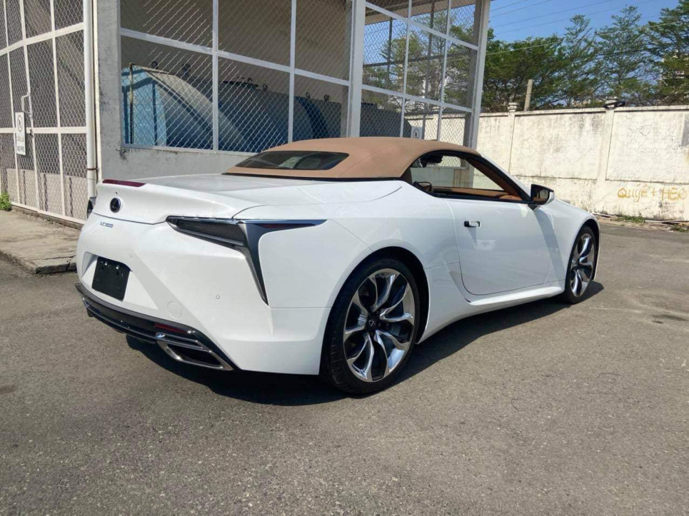 LC 500 Convertible 2021 ch&iacute;nh l&agrave; chiếc xe Lexus đắt nhất