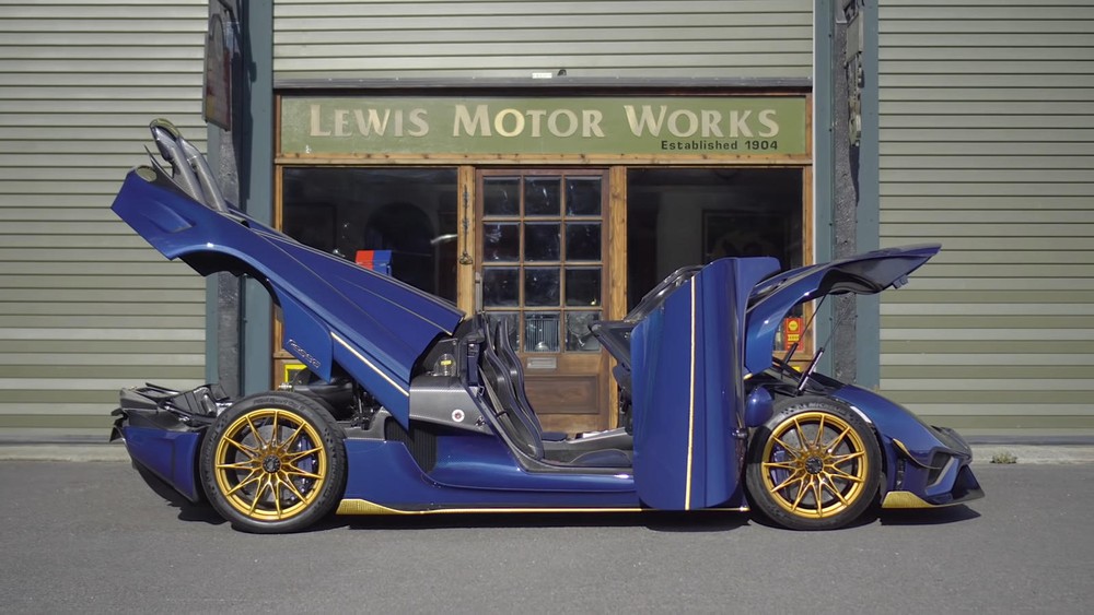 Koenigsegg Regera có giá lên đến 1,9 triệu đô la Koenigsegg Regera có giá lên đến 1,9 triệu đô la