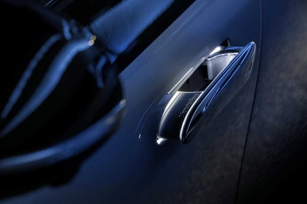 Tay nắm cửa của Mercedes-Benz EQS 2022