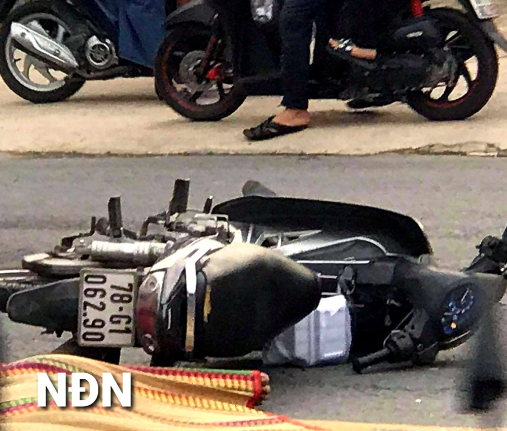 Người điều khiển xe máy tử vong tại chỗ