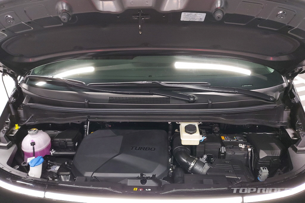 Động cơ của Hyundai Staria 2021