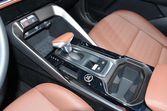 Cụm điều khiển trung t&acirc;m của Kia Sportage Ace 2021