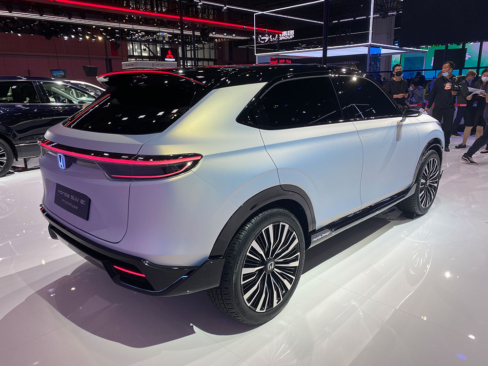 N&oacute;c của Honda SUV e:prototype được sơn m&agrave;u đen