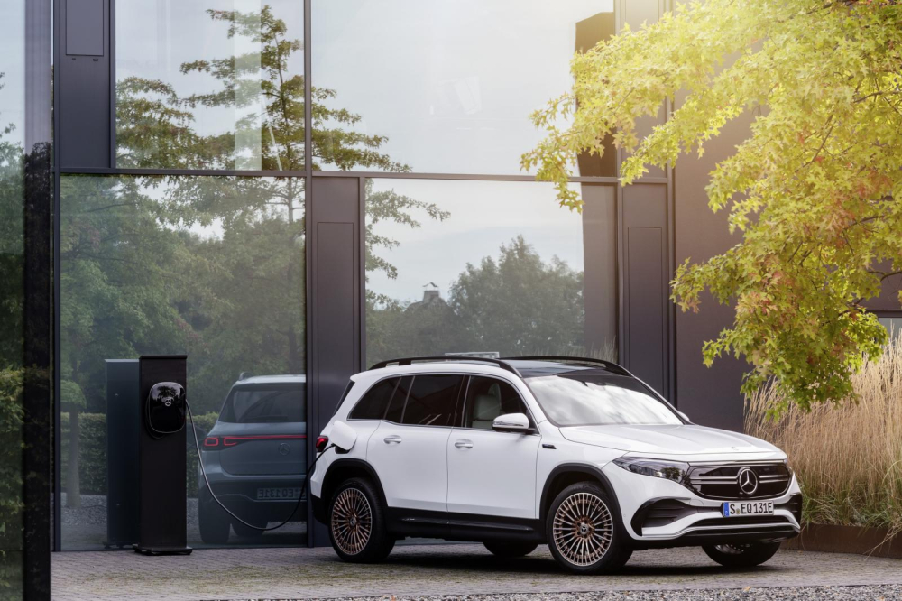 Mercedes-Benz EQB 2021 hiện mới chỉ c&oacute; 1 phi&ecirc;n bản