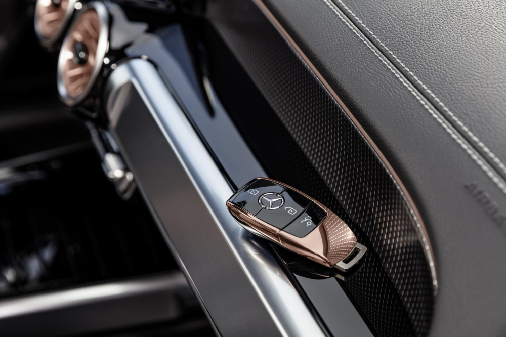 Kh&oacute;a điều khiển từ xa của Mercedes-Benz EQB 2021