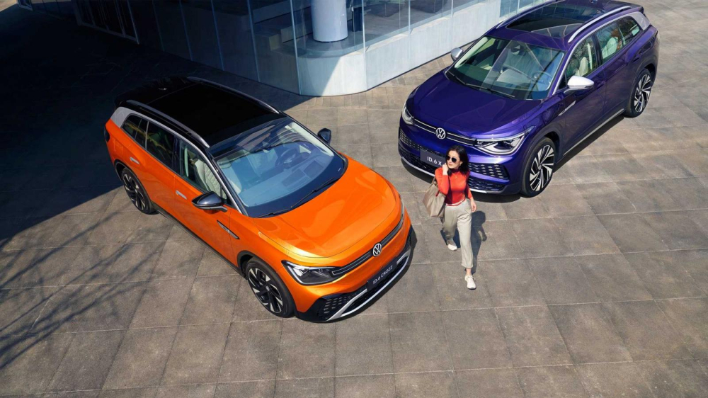 Phía trên của Volkswagen ID.6 Crozz và ID.6 X