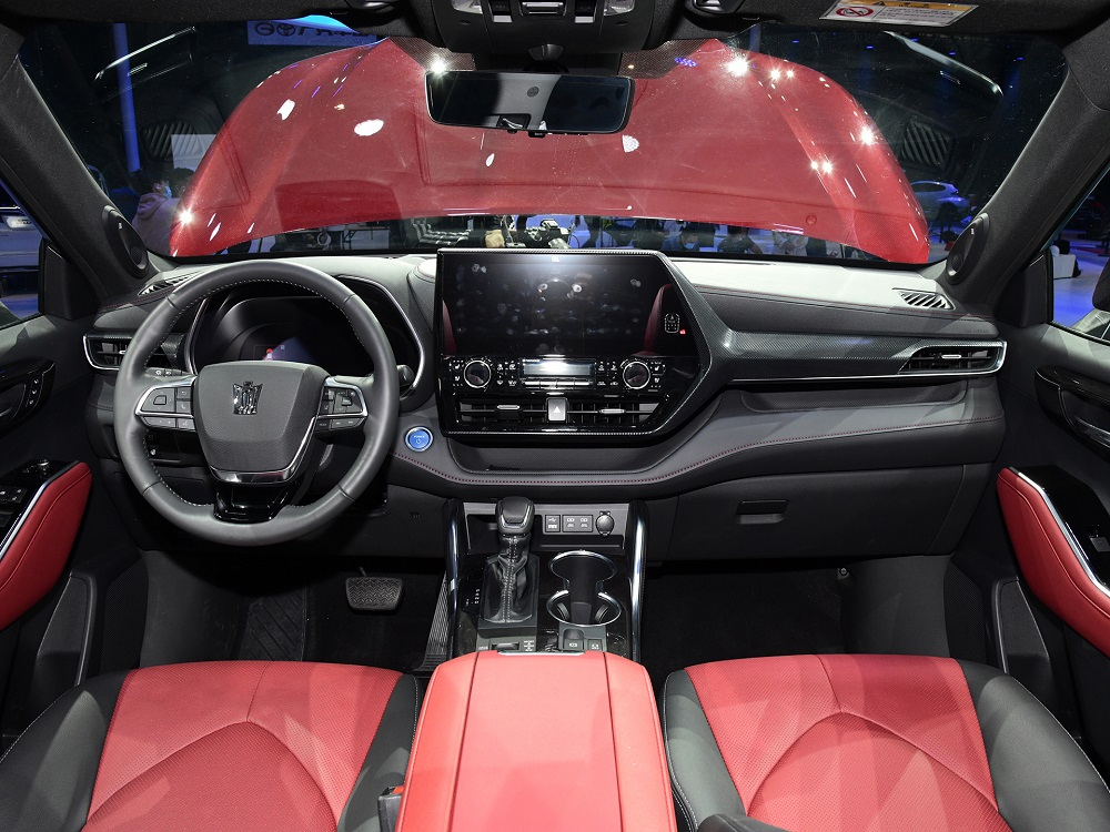 Nội thất b&ecirc;n trong Toyota Crown Kluger 