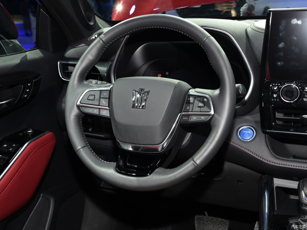 V&ocirc; lăng của Toyota Crown Kluger 