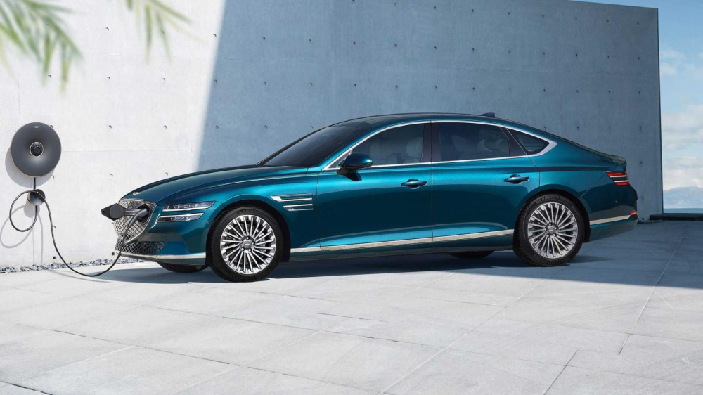 Ph&iacute;a sườn của Genesis Electrified G80