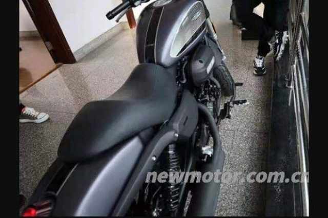 Mẫu xe có độ hoàn thiện cao theo kiểu dáng của Iron 883