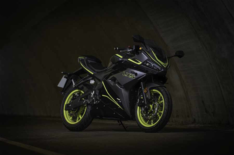 Mẫu Sport bike sở hữu nhiều trang bị hiện đại