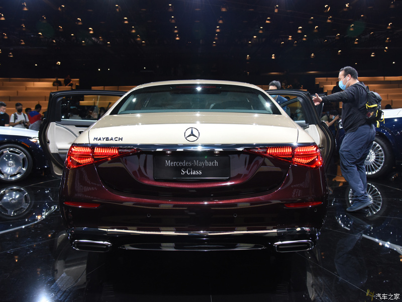 Thiết kế đuôi xe của Mercedes-Maybach S480 2021 Thiết kế đuôi xe của Mercedes-Maybach S480 2021