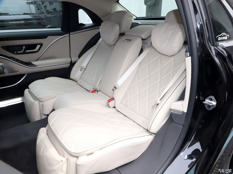 2 ghế sau của Mercedes-Maybach S480 2021 2 ghế sau của Mercedes-Maybach S480 2021