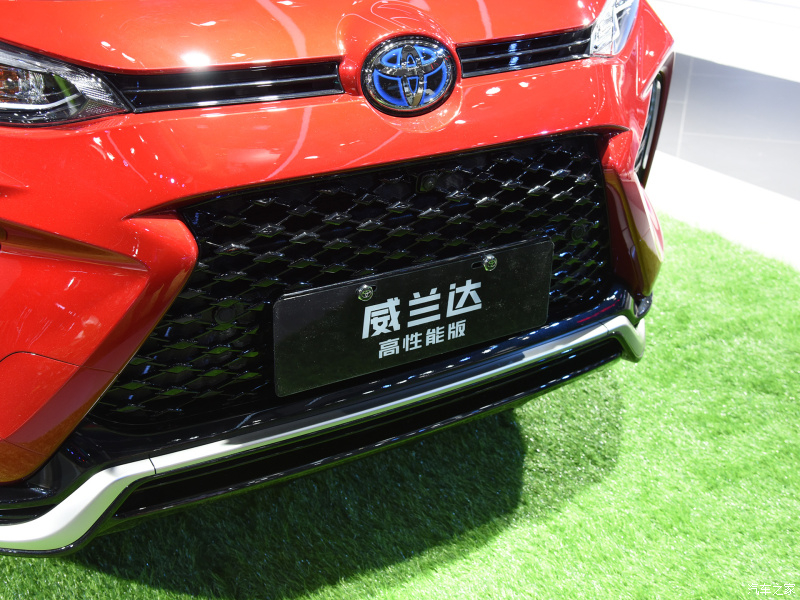 Nẹp màu bạc của Toyota Wildlander PHEV 2021 Nẹp màu bạc của Toyota Wildlander PHEV 2021