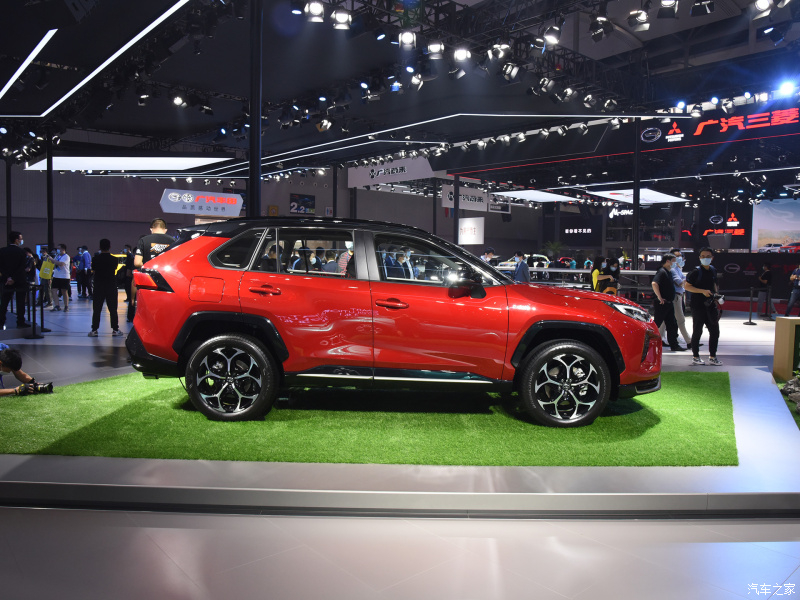 Thiết kế bên sườn của Toyota Wildlander PHEV 2021 Thiết kế bên sườn của Toyota Wildlander PHEV 2021