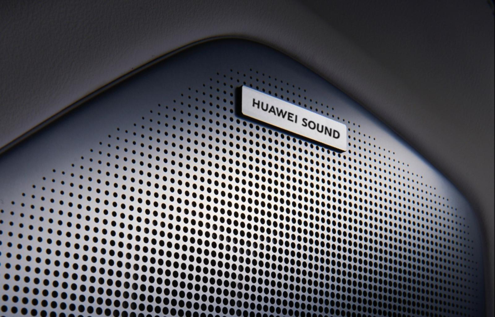 Xe dùng hệ thống âm thanh Huawei Sound 11 loa