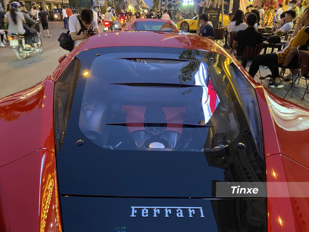 Si&ecirc;u xe Ferrari F8 Tributo c&oacute; c&ocirc;ng suất 710 m&atilde; lực