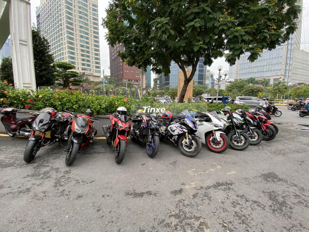 D&agrave;n xe n&agrave;y nhiều phi&ecirc;n bản như sport bike, Super bike hay naked bike