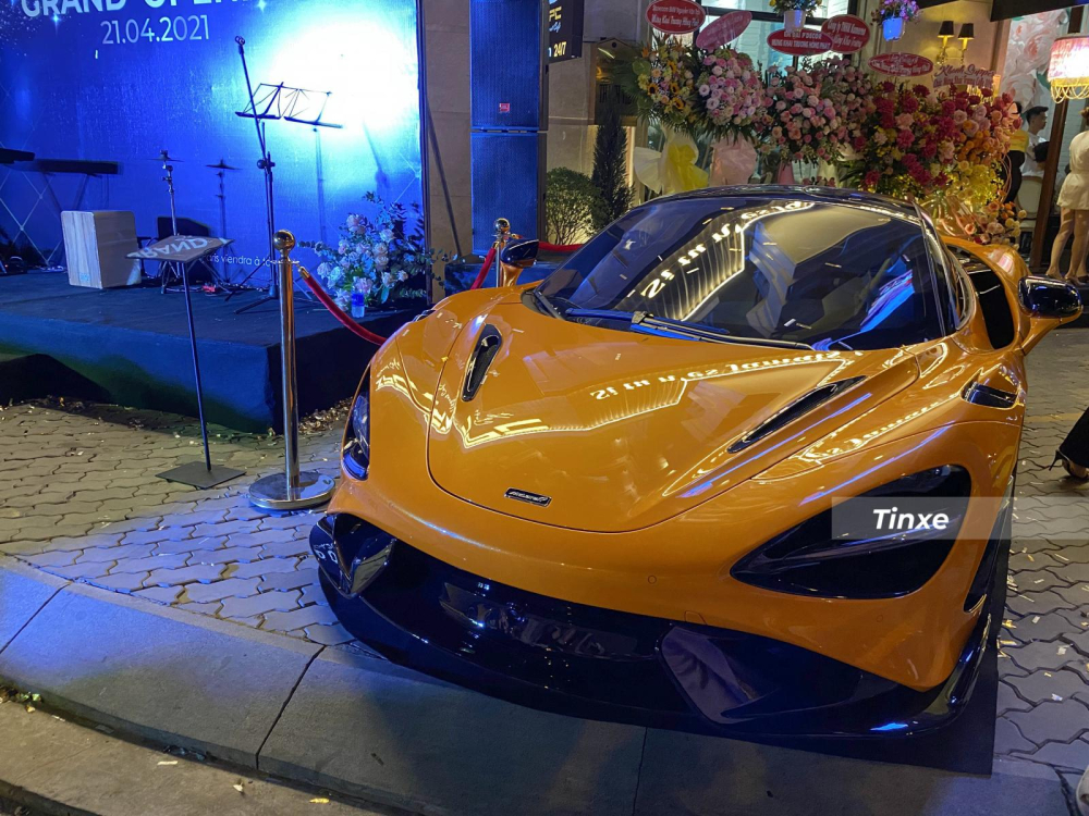 Cùng với Ferrari SF90 Stradale, McLaren 765LT là 1 trong những siêu xe sử dụng động cơ V8 đang thống trị trên các đường đua drag