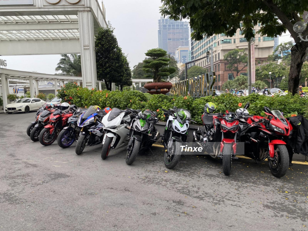D&agrave;n xe m&ocirc; t&ocirc; ph&acirc;n khối lớn của c&aacute;c biker Việt