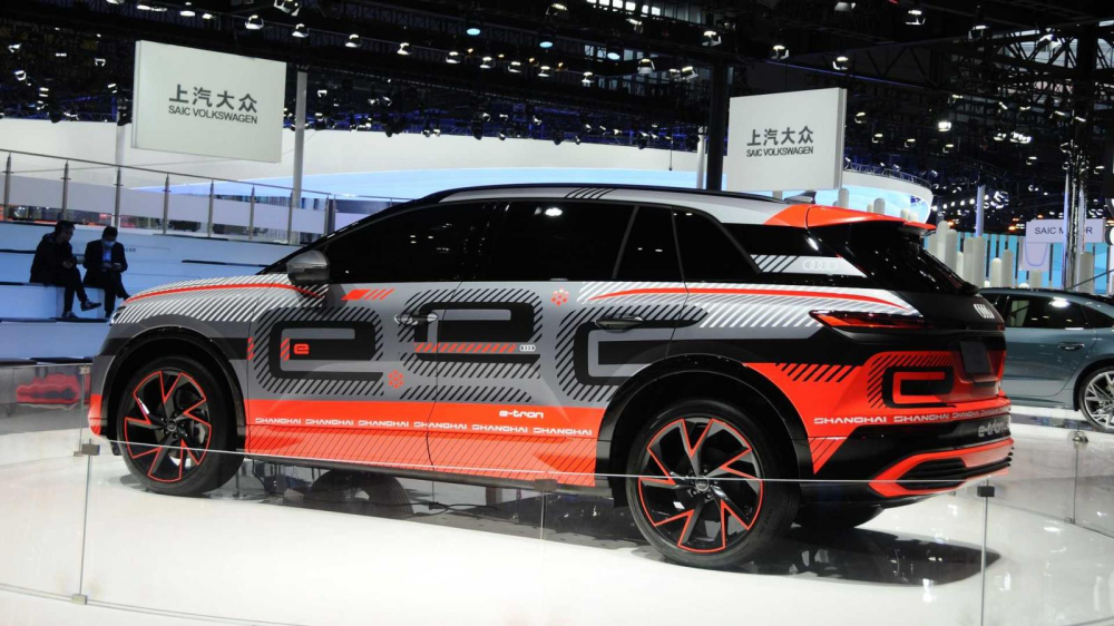 Phía sườn của Audi Concept Shanghai