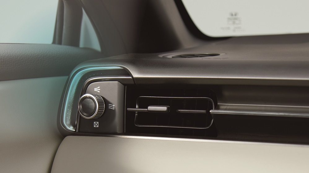 Cửa gi&oacute; điều h&ograve;a h&igrave;nh chữ L ở hai g&oacute;c mặt t&aacute;p-l&ocirc; của Honda HR-V 2021 