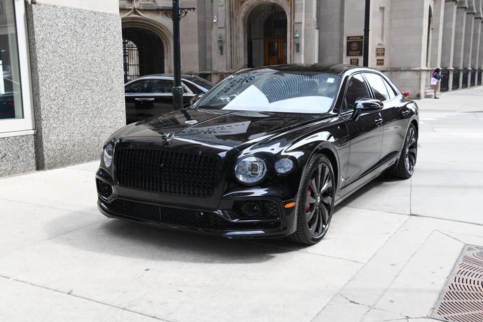 Ch&acirc;n dung của chiếc xe si&ecirc;u sang Bentley Flying Spur First Edition sắp về đội của Đức Huy