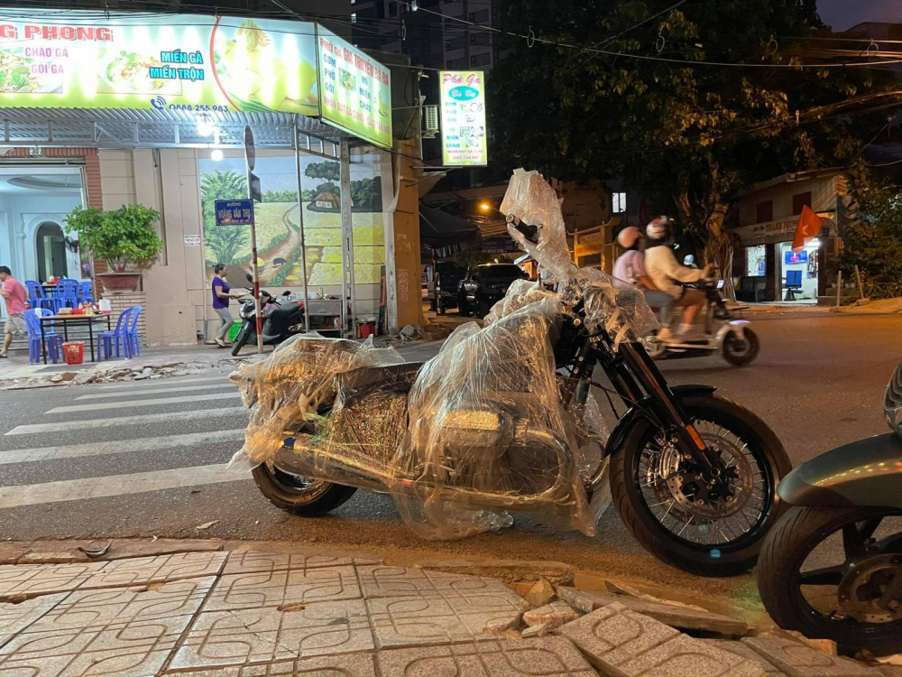 BMW R18 First Edition trên đường phố Nha Trang BMW R18 First Edition trên đường phố Nha Trang