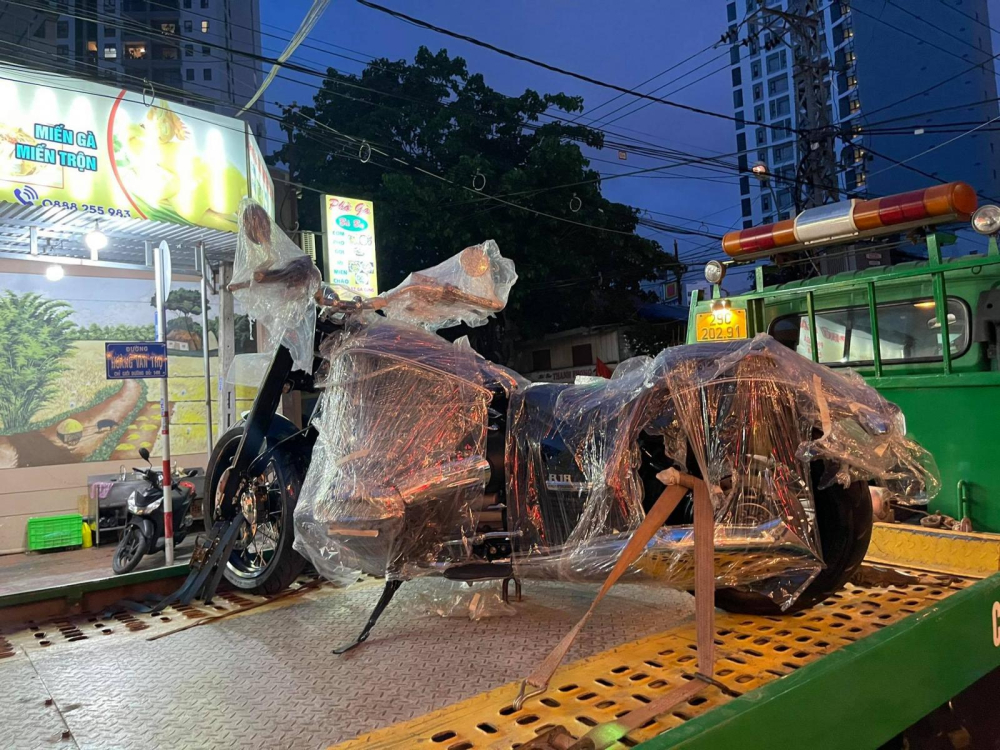 Biker Nha Trang tậu mô tô kiểu dáng cổ điển BMW R18 First Edition có giá hơn 1 tỷ đồng Biker Nha Trang tậu mô tô kiểu dáng cổ điển BMW R18 First Edition có giá hơn 1 tỷ đồng