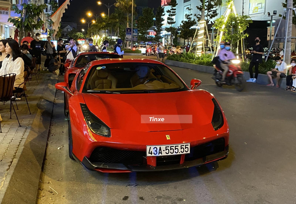 Ferrari 488 GTB này chính là siêu xe mang biển đỉnh nhất xuất hiện trong đoàn xe hơn trăm tỷ đồng Ferrari 488 GTB này chính là siêu xe mang biển đỉnh nhất xuất hiện trong đoàn xe hơn trăm tỷ đồng