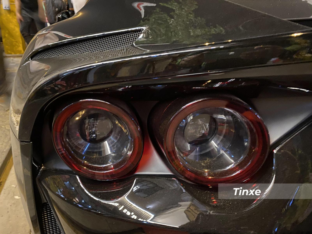 Cụm đèn hậu đôi trên siêu xe Ferrari 812 Superfast Cụm đèn hậu đôi trên siêu xe Ferrari 812 Superfast
