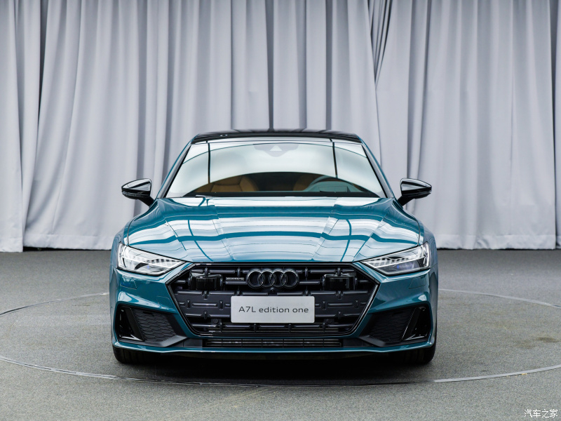 Thiết kế đầu xe của Audi A7L 2021