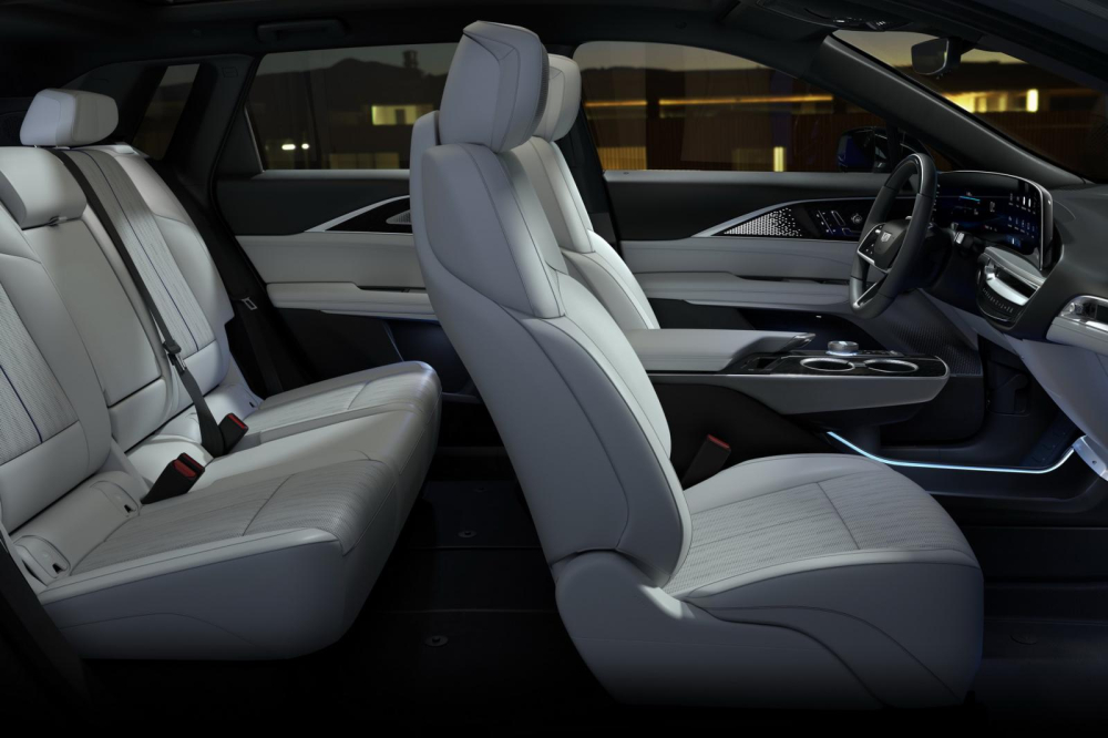 2 h&agrave;ng ghế b&ecirc;n trong Cadillac Lyriq 2023