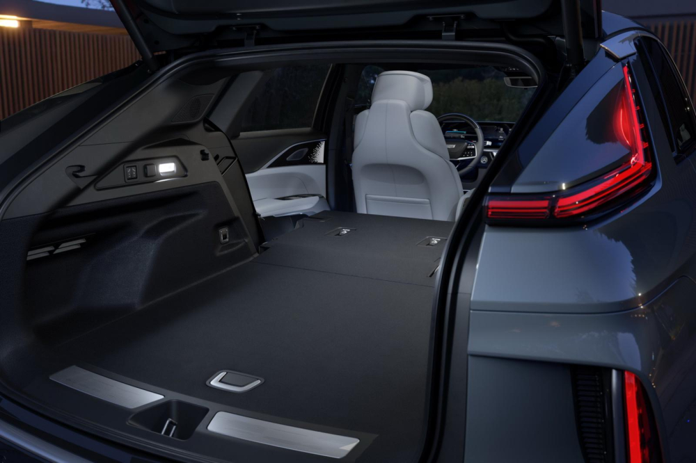 Khoang h&agrave;nh l&yacute; của Cadillac Lyriq 2023