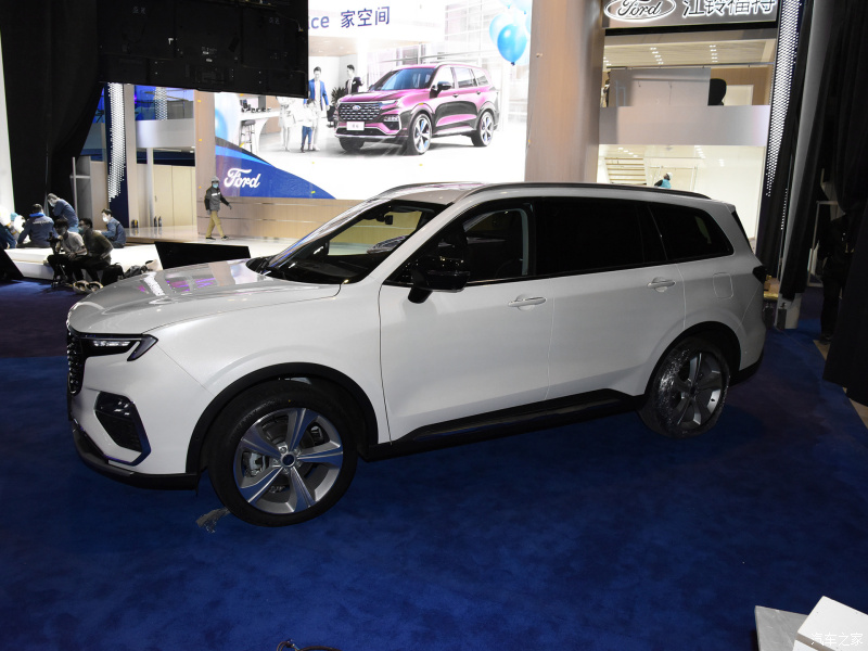 Ford Equator 2021 phi&ecirc;n bản 7 chỗ