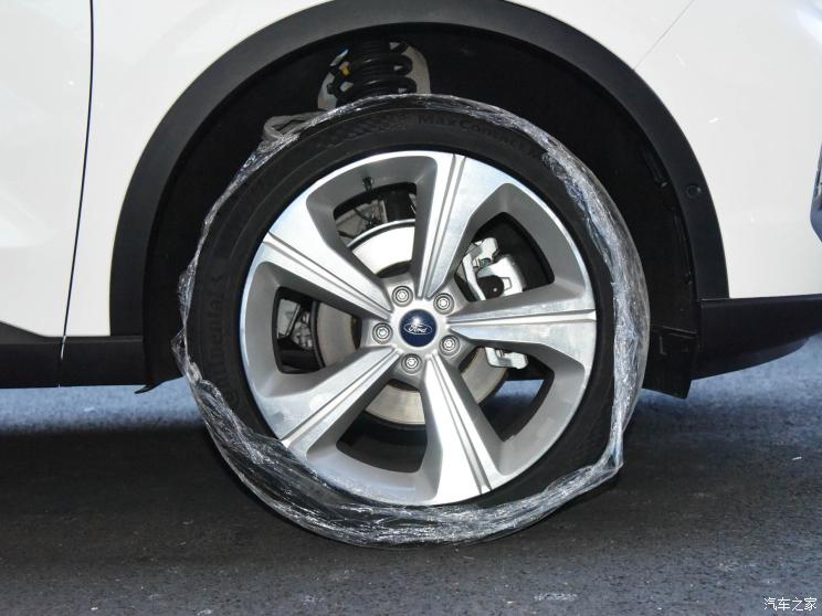 V&agrave;nh la-zăng của Ford Equator 2021 bản 7 chỗ