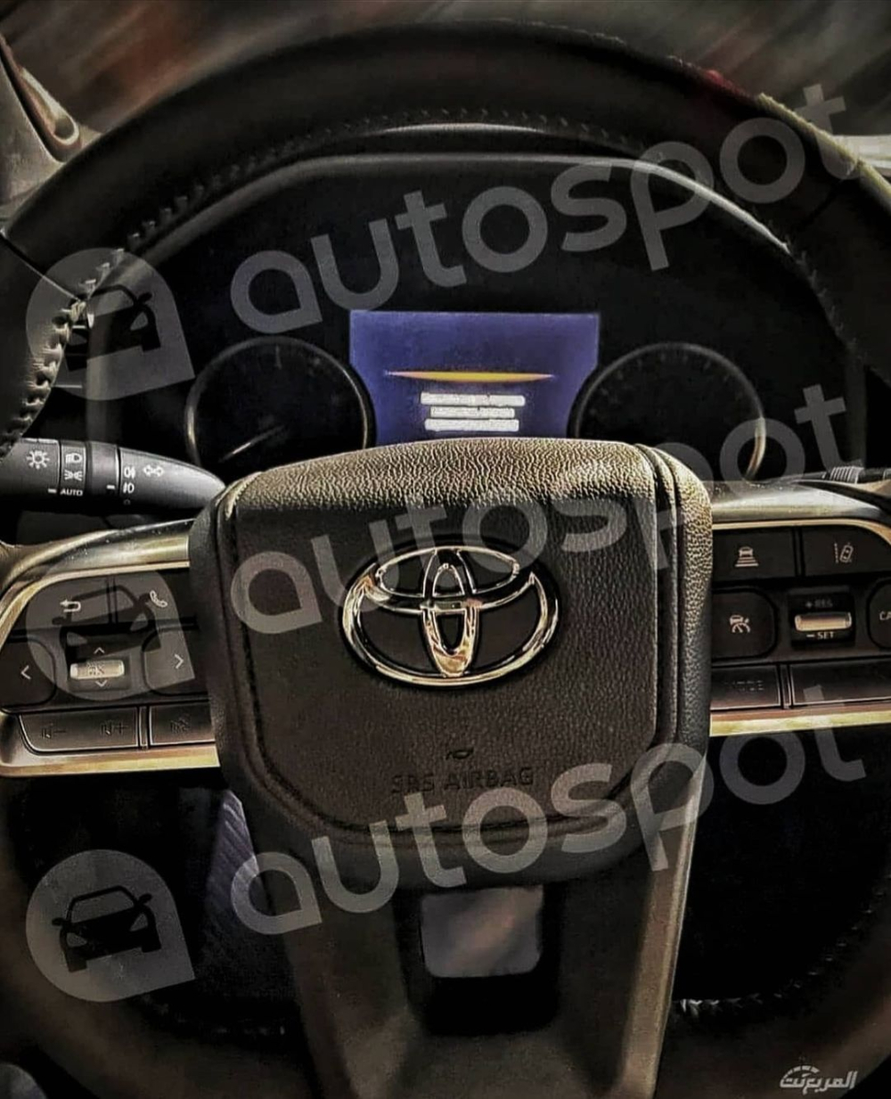 Vô lăng 3 chấu của Toyota Land Cruiser 2022