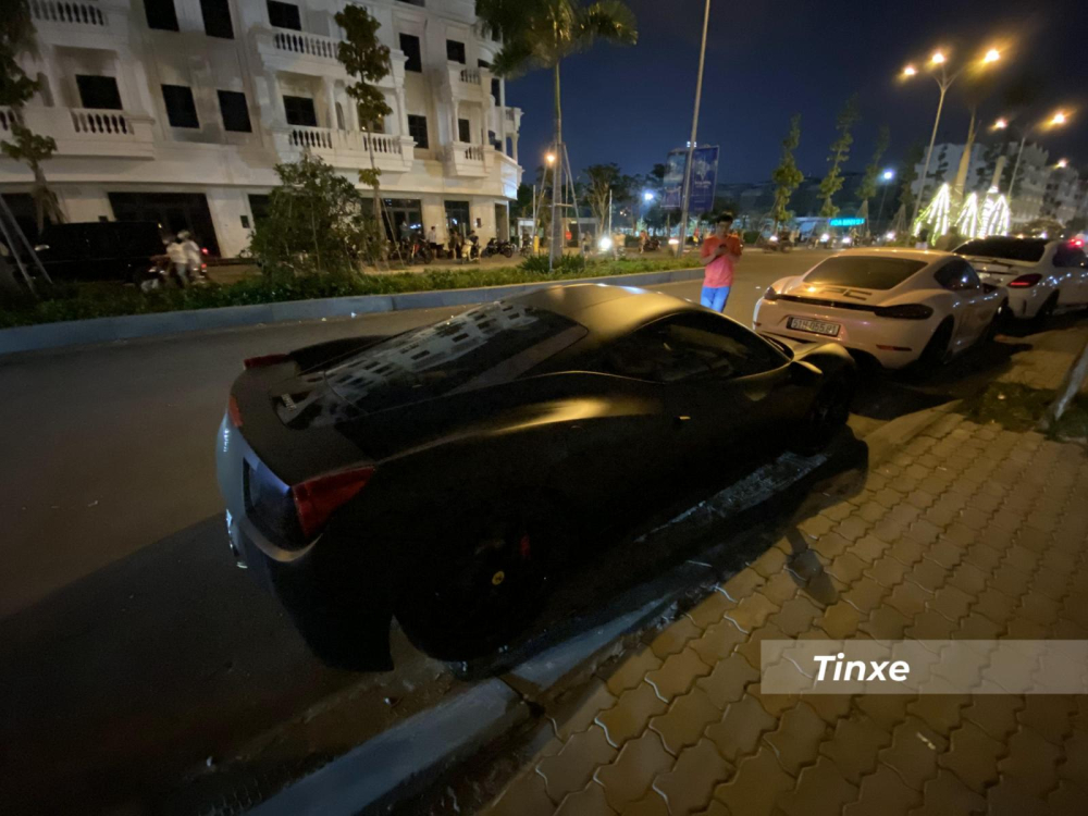 Chiếc xe Ferrari 458 Italia này được nhập ngoại