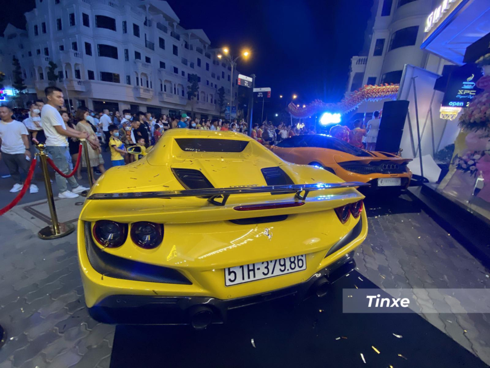 Gói độ Novitec mang đến ngoại hình lột xác hoàn toàn cho siêu xe Ferrari F8 Spider