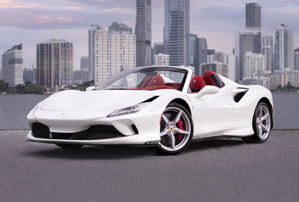 Vẻ đẹp của một chiếc si&ecirc;u xe mui trần Ferrari F8 Spider mang m&agrave;u trắng