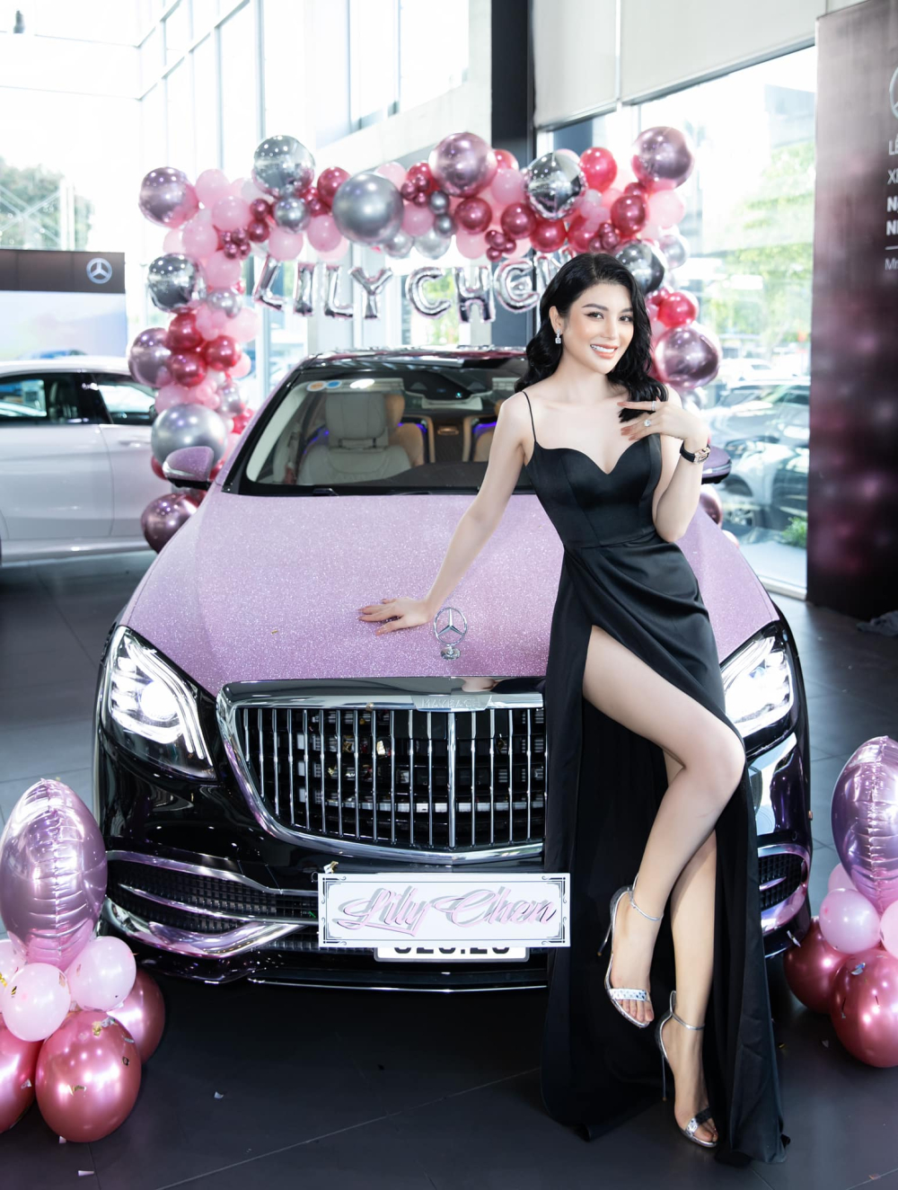 Ngọc nữ bolero Lily Chen tậu xe siêu sang Mercedes-Maybach S450 hơn 7,4 tỷ đồng