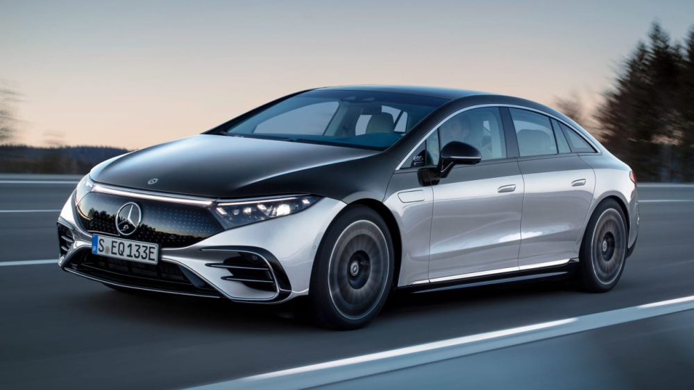 Mercedes-Benz EQS ch&iacute;nh l&agrave; phi&ecirc;n bản thương mại của mẫu concept Vision EQS từng được giới thiệu v&agrave;o năm 2019.