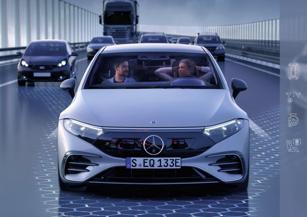 Mercedes-Benz EQS được trang bị hệ thống hỗ trợ l&aacute;i Drive Pilot b&aacute;n tự động cấp độ 3.