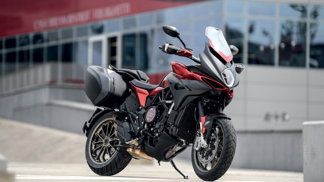 Chiếc xe Adventure touring duy nhất của h&atilde;ng xe &Yacute;