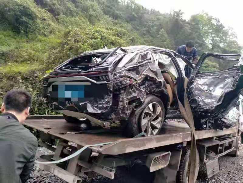 Nhiều người tưởng rằng chiếc xe trong vụ tai nạn l&agrave; Audi Q8 hoặc Volvo